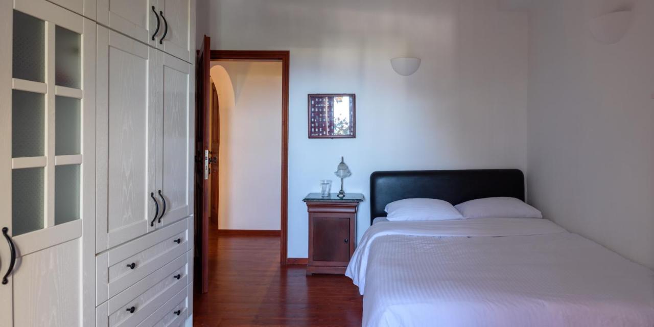 Aquaria Villa Karterados  Exterior photo
